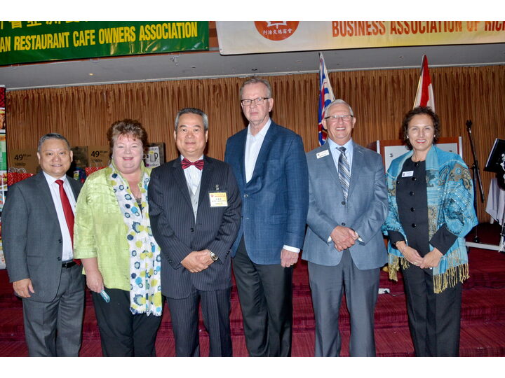 敘利亞難民迎新宴會