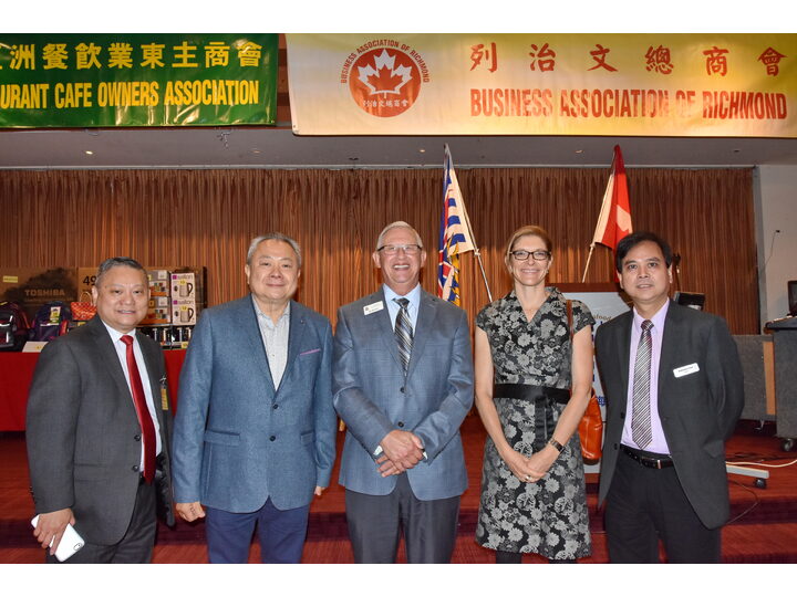 敘利亞難民迎新宴會