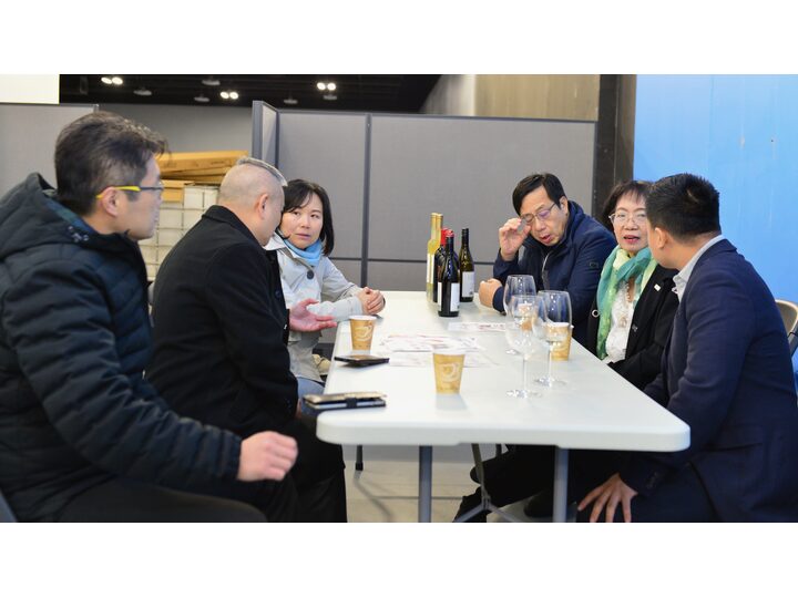 列治文總商會與越南 CAPA 訪問團簽署合作意向書