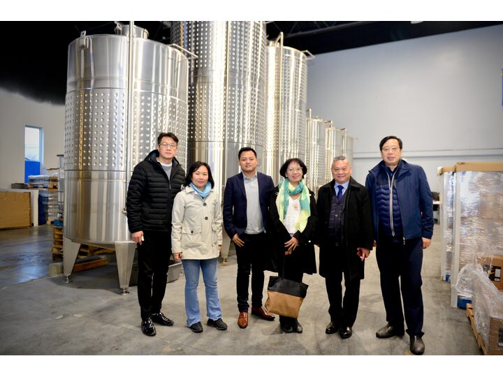 列治文總商會與越南 CAPA 訪問團簽署合作意向書