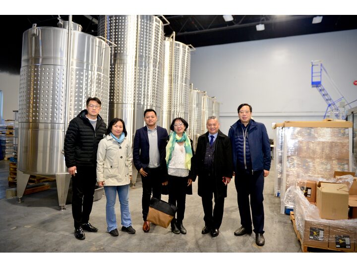 列治文總商會與越南 CAPA 訪問團簽署合作意向書