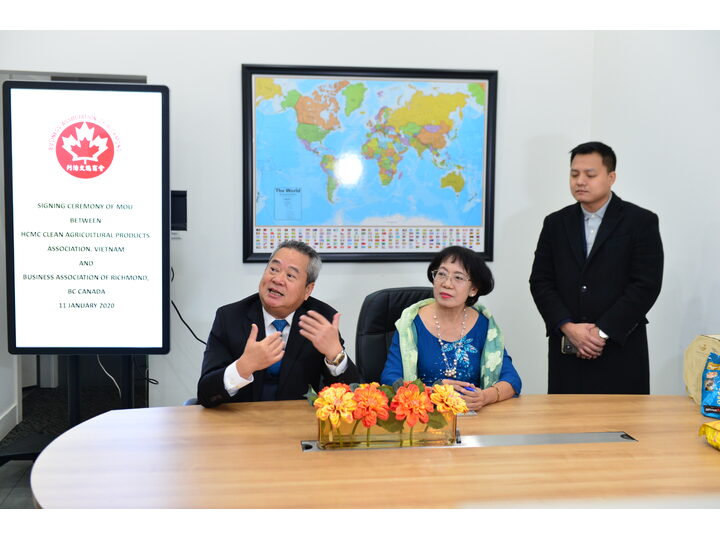 列治文總商會與越南 CAPA 訪問團簽署合作意向書