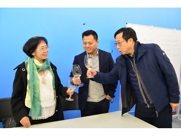 列治文總商會與越南 CAPA 訪問團簽署合作意向書