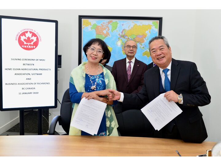 列治文總商會與越南 CAPA 訪問團簽署合作意向書