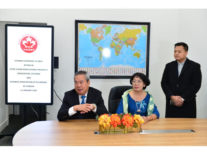 列治文總商會與越南 CAPA 訪問團簽署合作意向書